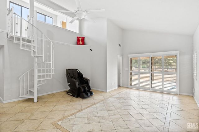 6816 Coffee Road, Bakersfield, CA 93308