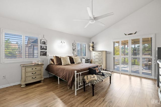 6816 Coffee Road, Bakersfield, CA 93308