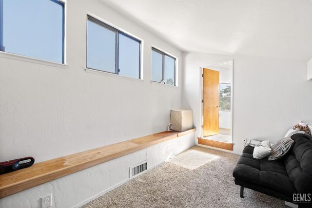 6816 Coffee Road, Bakersfield, CA 93308