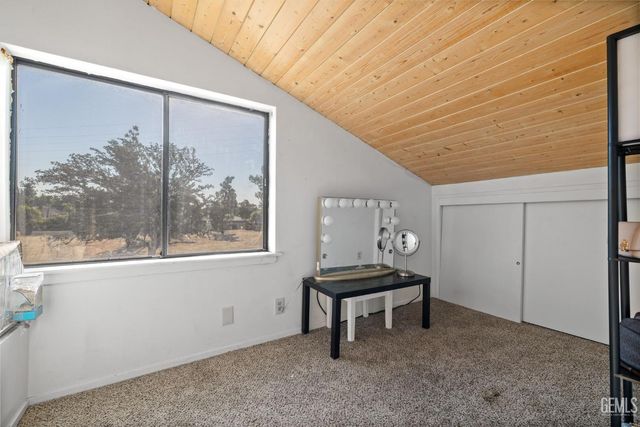 6816 Coffee Road, Bakersfield, CA 93308