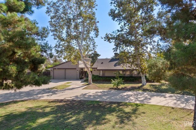 6816 Coffee Road, Bakersfield, CA 93308