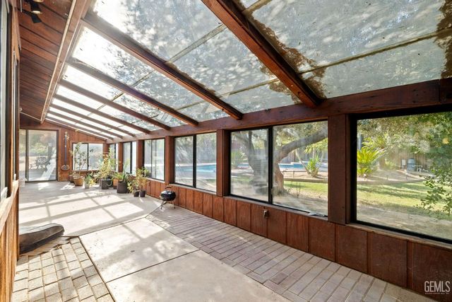 6816 Coffee Road, Bakersfield, CA 93308