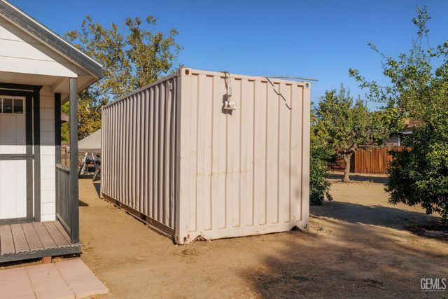 6816 Coffee Road, Bakersfield, CA 93308