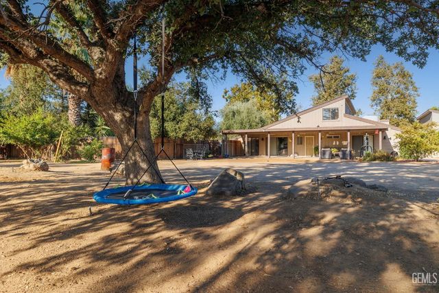 6816 Coffee Road, Bakersfield, CA 93308