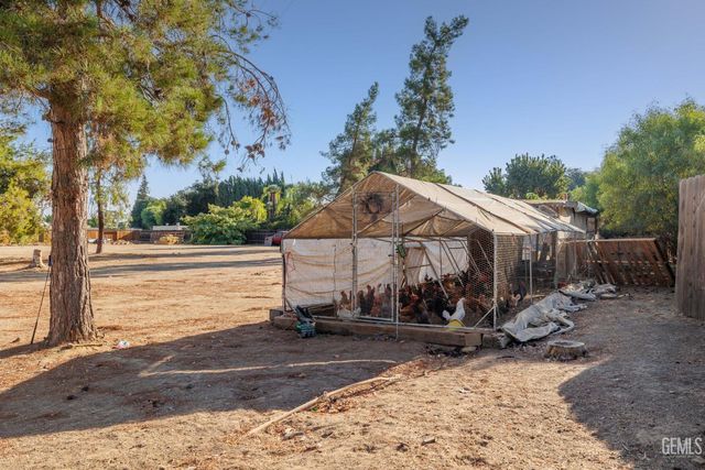 6816 Coffee Road, Bakersfield, CA 93308