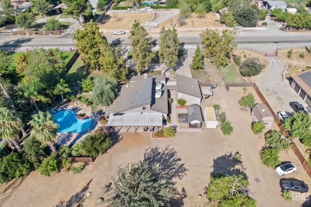6816 Coffee Road, Bakersfield, CA 93308