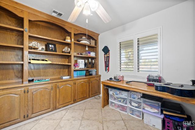 6816 Coffee Road, Bakersfield, CA 93308