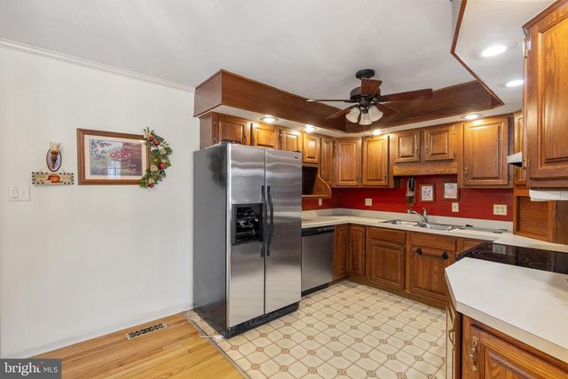 945 ALLEN DR, Winchester, VA 22601