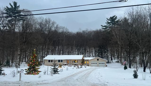 1537 Lake Dunmore Road, Leicester, VT 05733