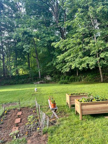 1537 Lake Dunmore Road, Leicester, VT 05733