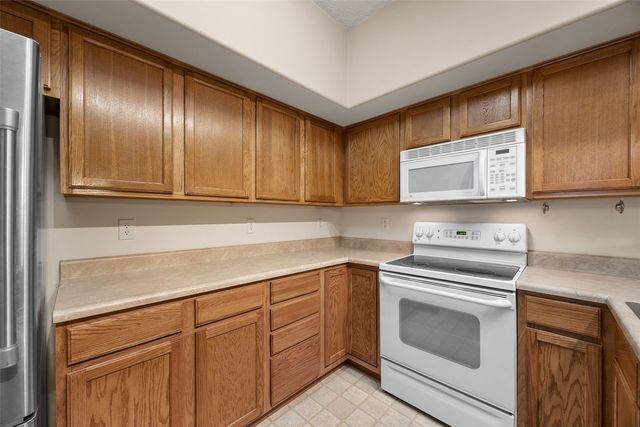 2942 Heinz Road, Iowa City, IA 52240