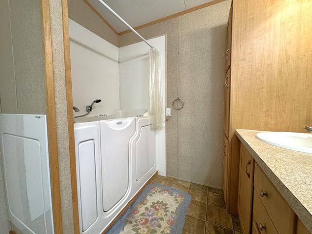 403 N Pitzer Street, Colmesneil, TX 75938