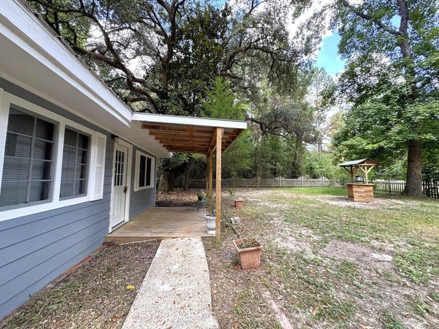403 N Pitzer Street, Colmesneil, TX 75938