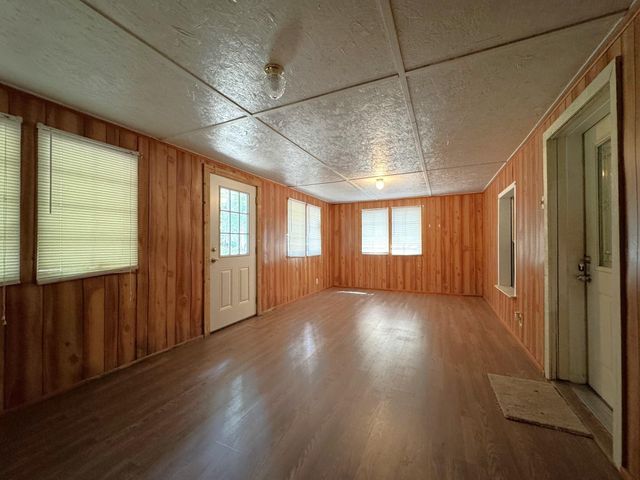 403 N Pitzer Street, Colmesneil, TX 75938