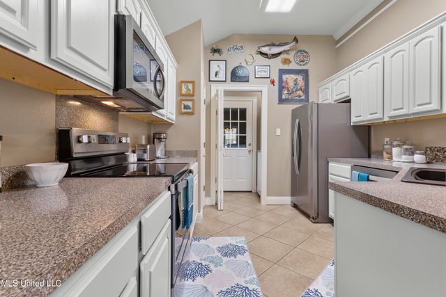 1426 Porpoise Drive, Ocean Springs, MS 39564