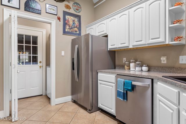 1426 Porpoise Drive, Ocean Springs, MS 39564
