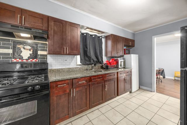 16826 Orchard Ridge Avenue, Hazel Crest, IL 60429