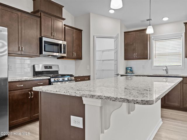 621 West Beaufort Road, Beaufort, NC 28516