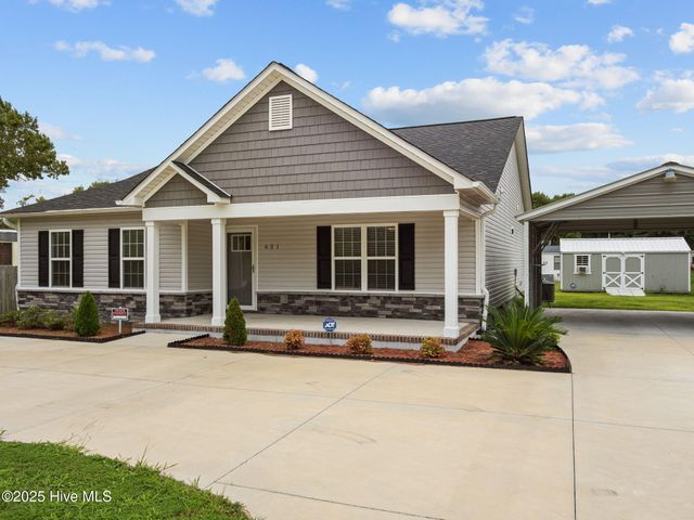 621 West Beaufort Road, Beaufort, NC 28516