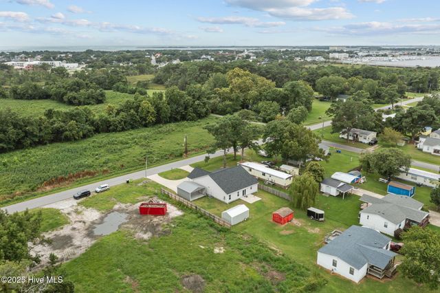 621 West Beaufort Road, Beaufort, NC 28516