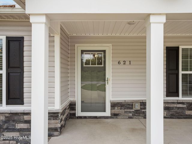 621 West Beaufort Road, Beaufort, NC 28516