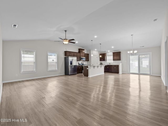 621 West Beaufort Road, Beaufort, NC 28516