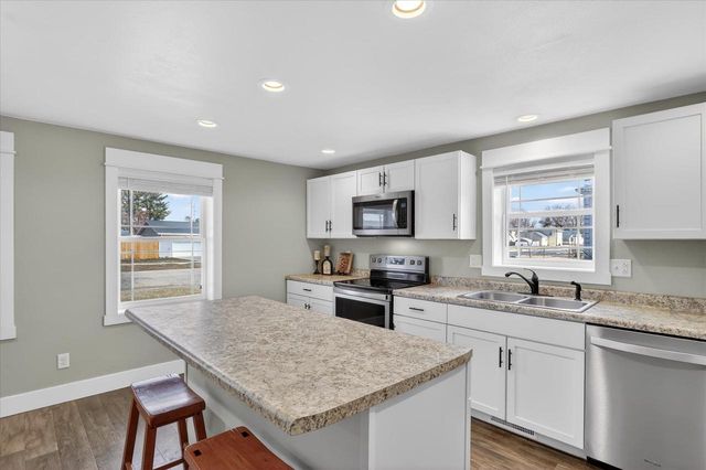 1206 13th Street, Brodhead, WI 53520