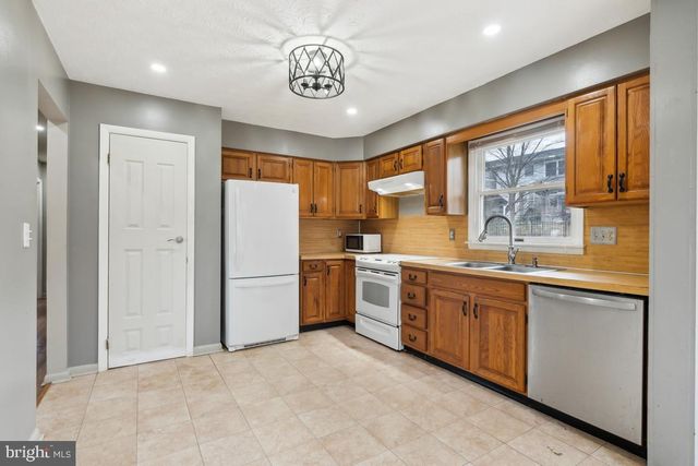 6961 STERLING ROAD, Harrisburg, PA 17112