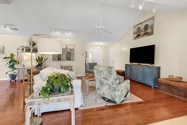 248 Cottonwood Ln., Conway, SC 29526