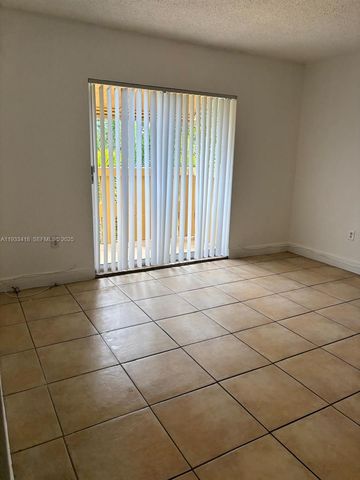 1821 NE 168th St C4, North Miami Beach, FL 33162