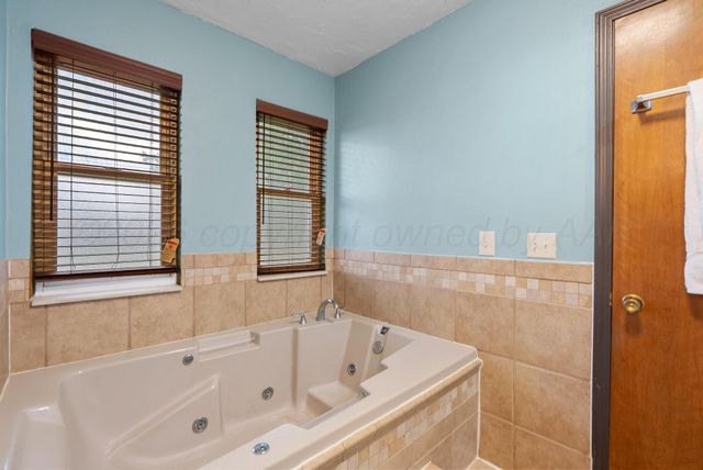 811 SANTA FE Trail, Canyon, TX 79015