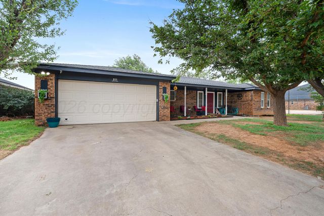 811 SANTA FE Trail, Canyon, TX 79015