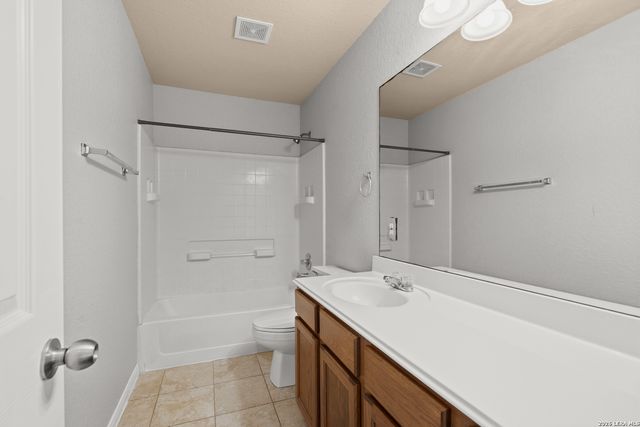 10232 Villa Del Lago, San Antonio, TX 78245