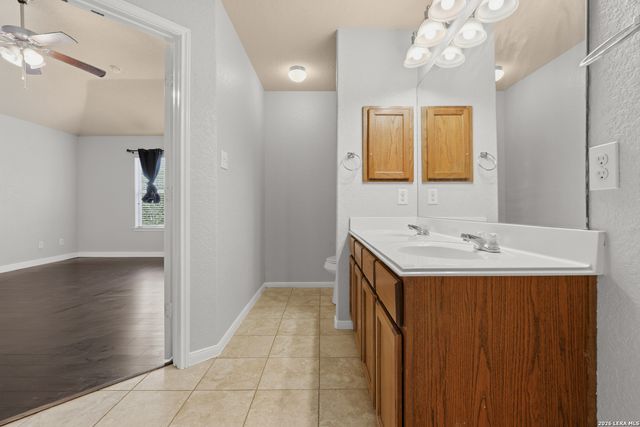 10232 Villa Del Lago, San Antonio, TX 78245