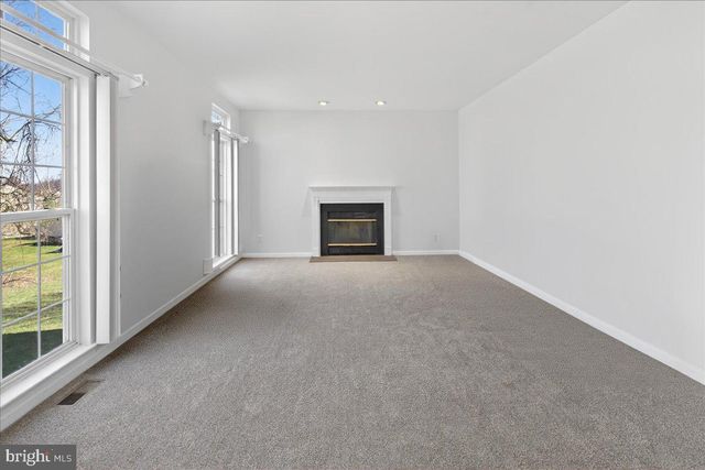 4 KENTWOOD CT, Bordentown, NJ 08505