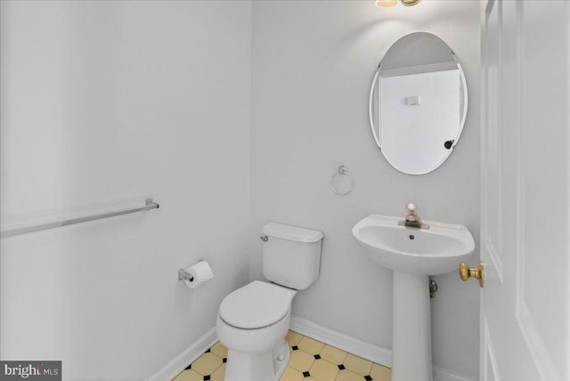 4 KENTWOOD CT, Bordentown, NJ 08505