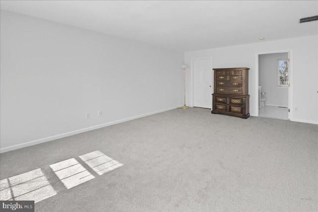 4 KENTWOOD CT, Bordentown, NJ 08505