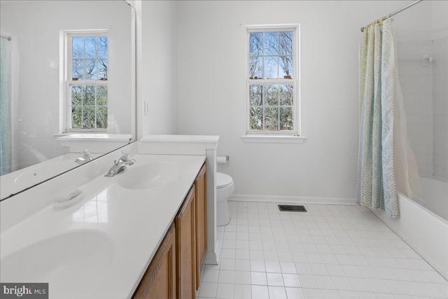 4 KENTWOOD CT, Bordentown, NJ 08505