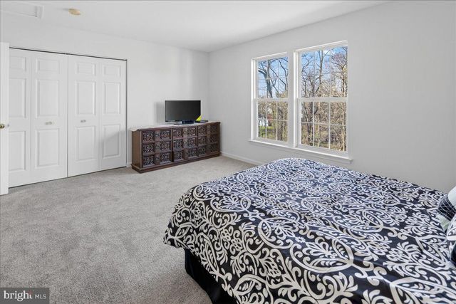 4 KENTWOOD CT, Bordentown, NJ 08505