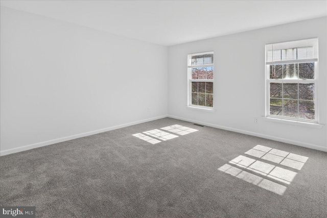 4 KENTWOOD CT, Bordentown, NJ 08505