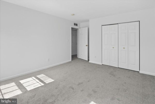 4 KENTWOOD CT, Bordentown, NJ 08505