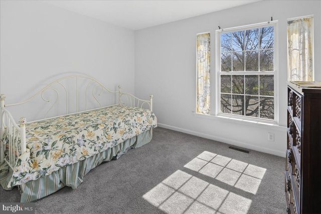 4 KENTWOOD CT, Bordentown, NJ 08505