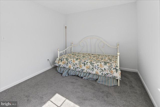 4 KENTWOOD CT, Bordentown, NJ 08505