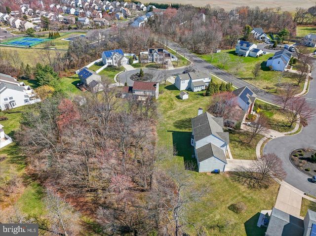 4 KENTWOOD CT, Bordentown, NJ 08505