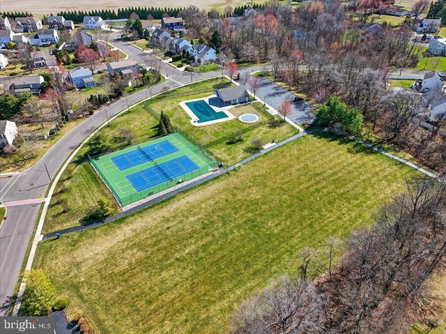 4 KENTWOOD CT, Bordentown, NJ 08505