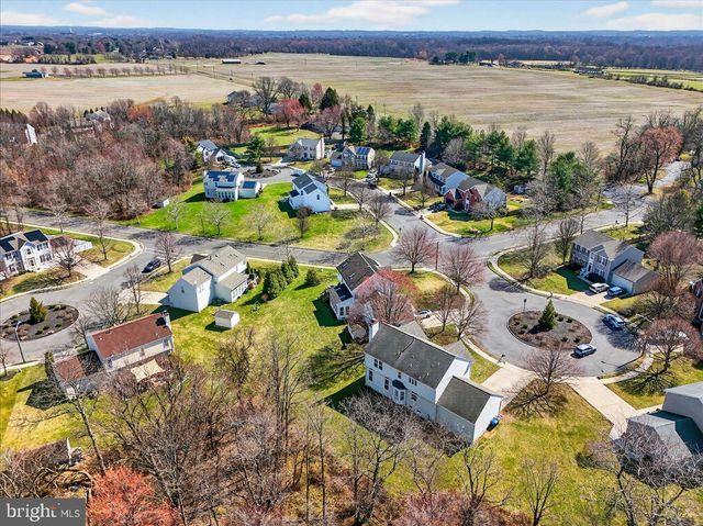 4 KENTWOOD CT, Bordentown, NJ 08505