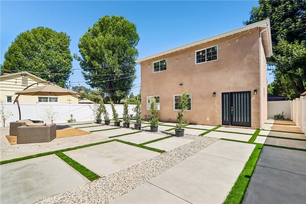 21233 Lopez Street, Woodland Hills, CA 91364