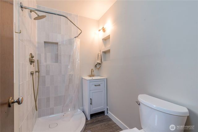 8718 Hipkins Road SW, Lakewood, WA 98498