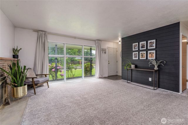 8718 Hipkins Road SW, Lakewood, WA 98498