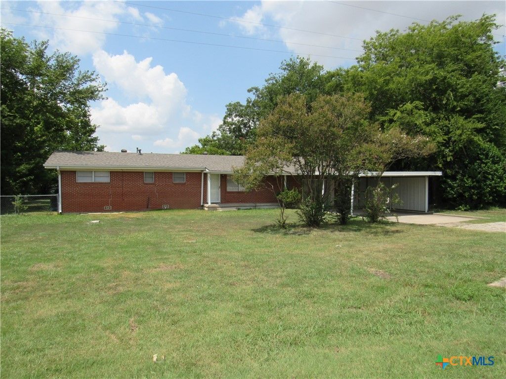 404 N Highway 95, Little River Academy, TX 76554